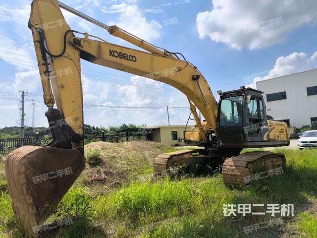 神鋼SK270D-8挖掘機