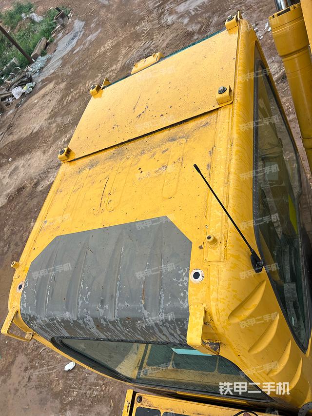 驾驶室顶部（整机外观）