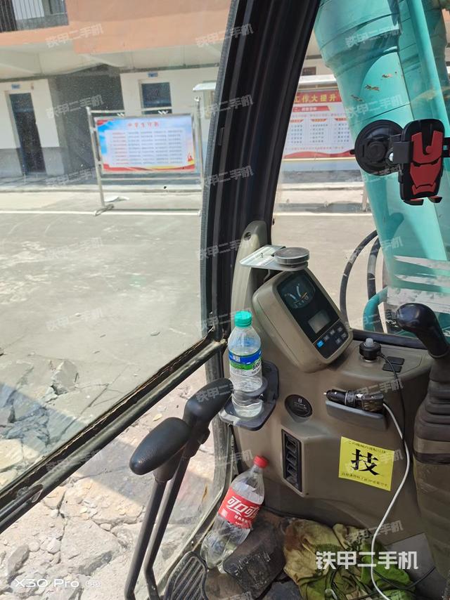 驾驶室整体（整机外观）