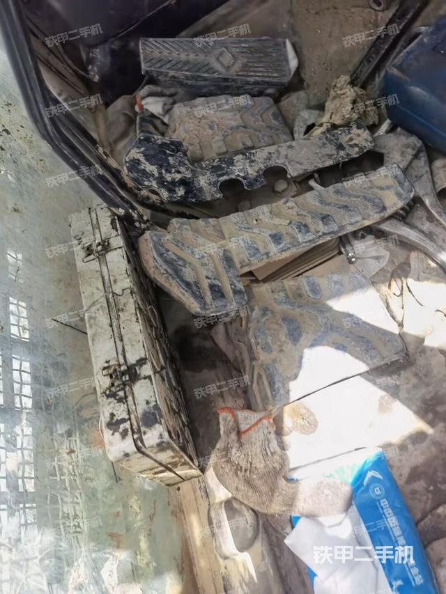 驾驶室整体（整机外观）