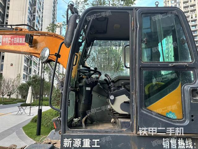 驾驶室整体（整机外观）