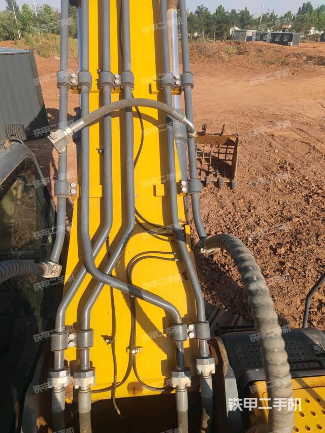 大臂背部俯视（工作和回转装置）