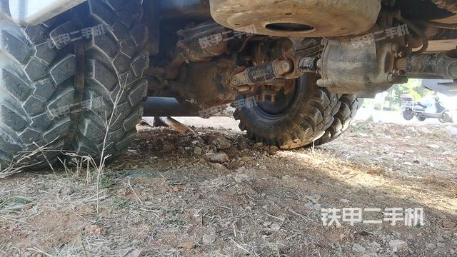 回转马达和主控阀（整机外观）