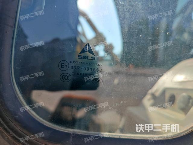 后窗玻璃角標(駕駛室部分) 后窗玻璃角標(駕駛室部分)