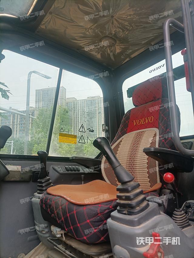 驾驶室整体（整机外观）