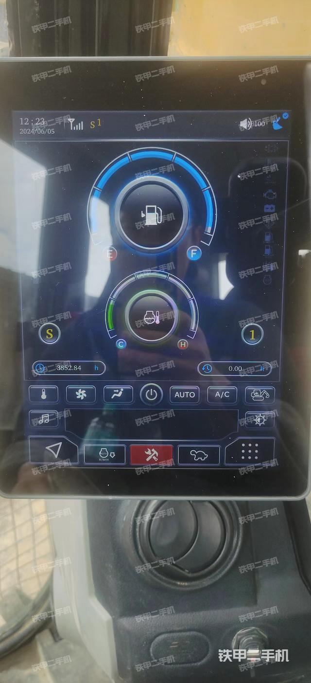 驾驶室整体（整机外观）