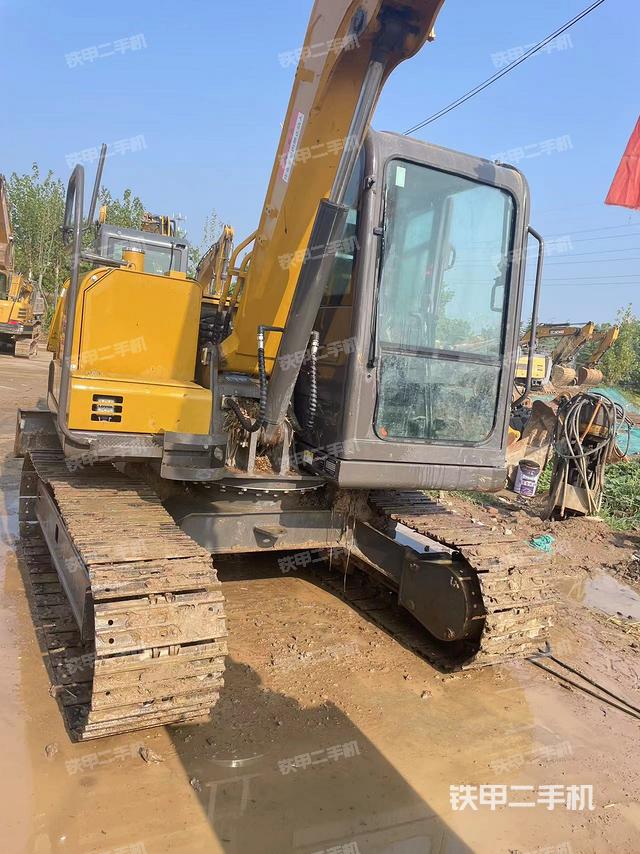 驾驶室顶部（整机外观）