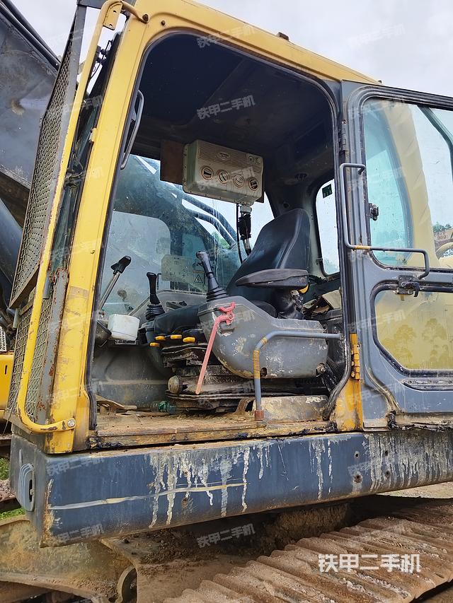 驾驶室整体（整机外观）