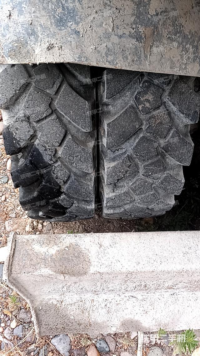 单侧履带整体（整机外观）