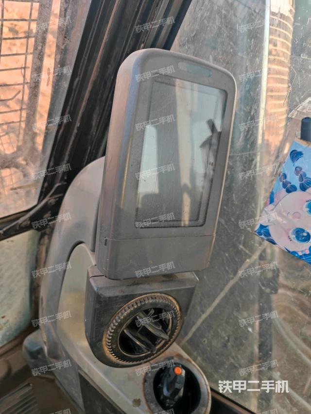 显示屏 (驾驶室部分) 显示屏 (驾驶室部分)