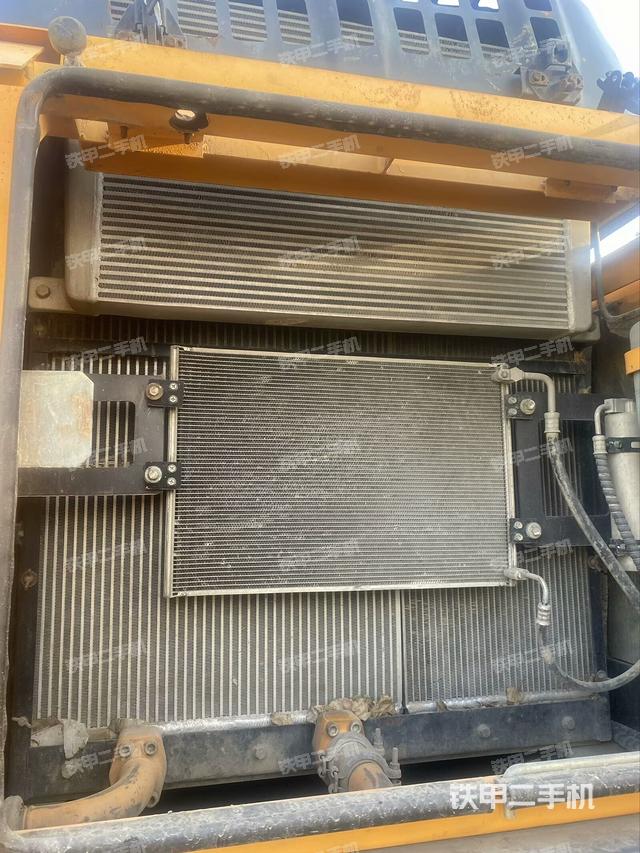 散熱器正面（大件艙室）