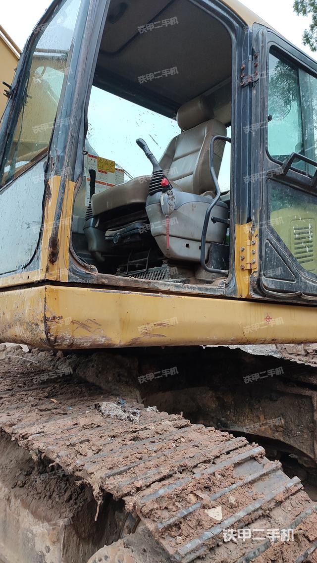 驾驶室整体（整机外观）