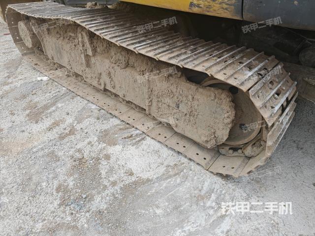 右側(cè)履帶整體?（行走機(jī)構(gòu)）