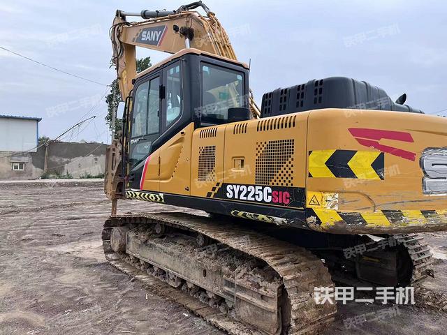 驾驶室顶部（整机外观）