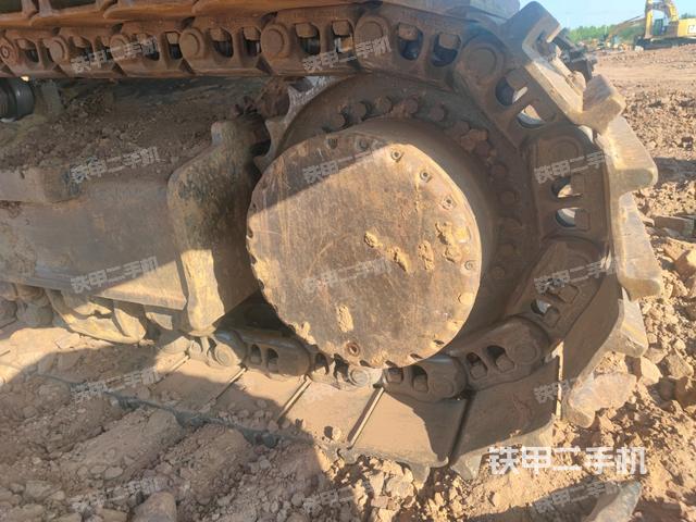 右驱动轮（行走机构）