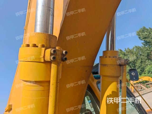大臂油缸整體?豎拍(工作和回轉(zhuǎn)裝置) 大臂油缸整體?豎拍(工作和回轉(zhuǎn)裝置)
