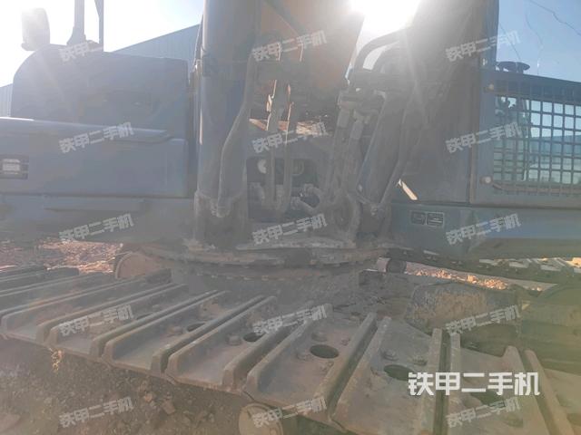 转盘和下车架正前（工作和回转装置）