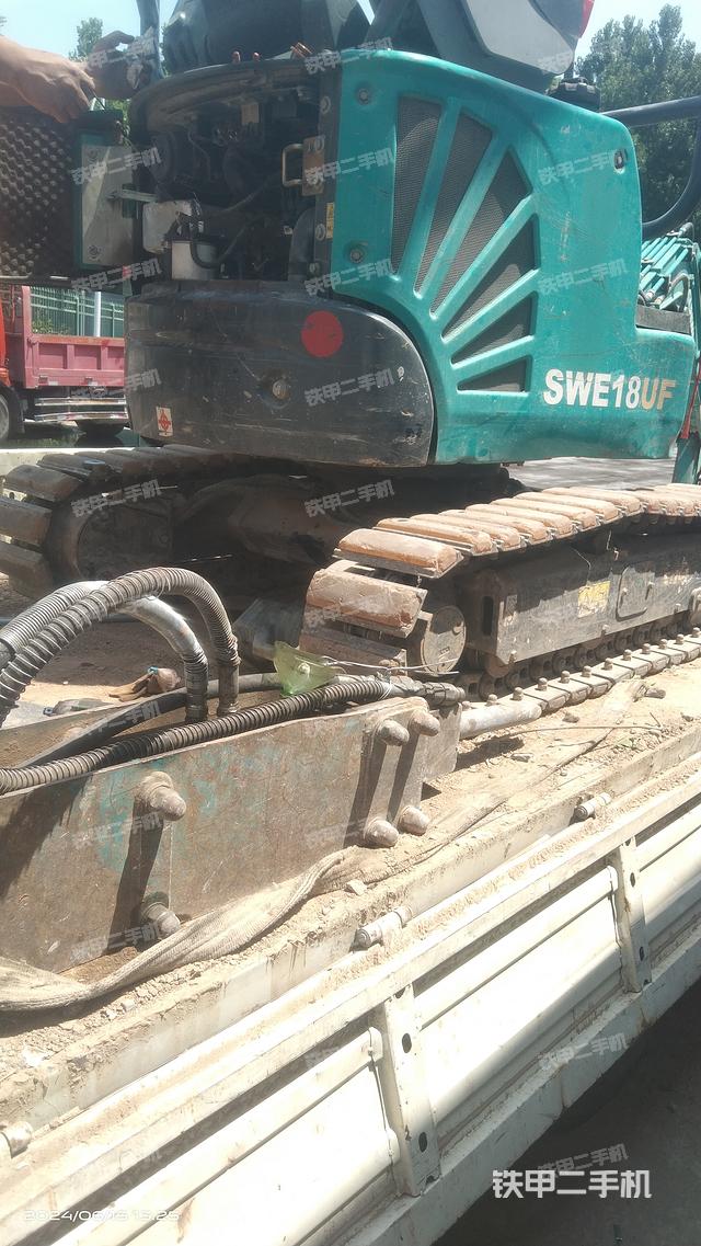 驾驶室整体（整机外观）