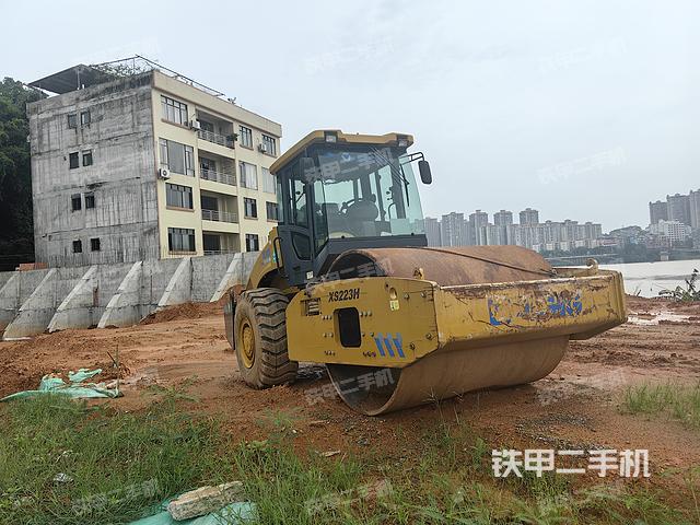 整机右后45°（设备外观及核心部件）