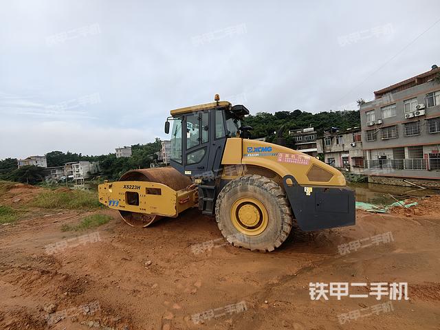 整机左侧（设备外观及核心部件）