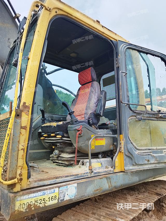 驾驶室整体（整机外观）