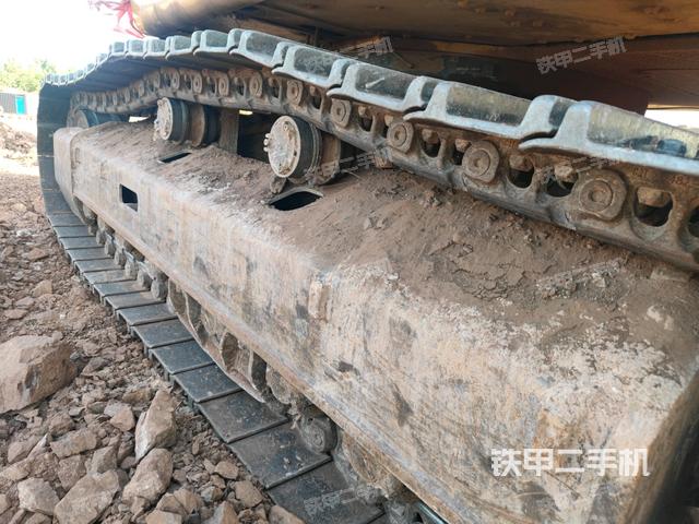 右侧履带整体(行走机构) 右侧履带整体(行走机构)