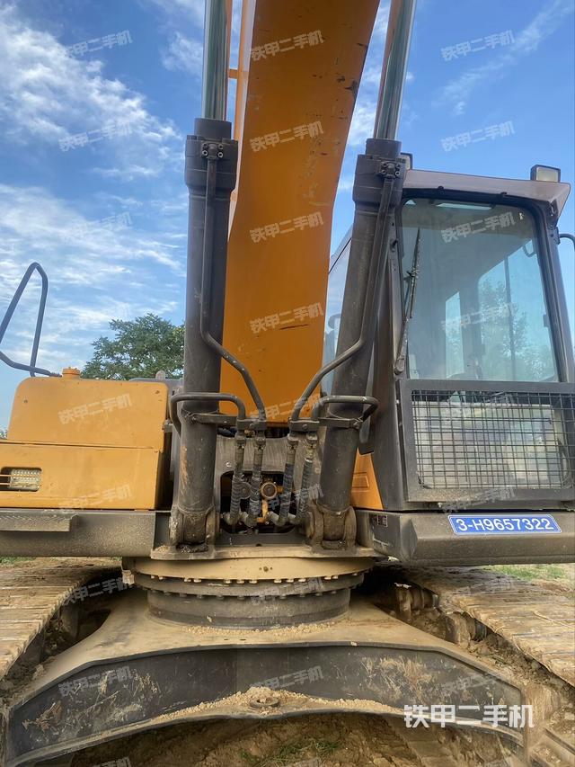 大臂油缸整體?豎拍（工作和回轉(zhuǎn)裝置）