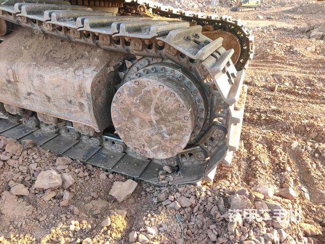 右驱动轮(行走机构) 右驱动轮(行走机构)