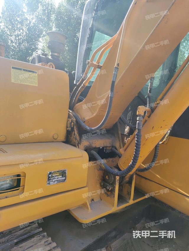 大臂根部?斜（工作和回轉(zhuǎn)裝置）