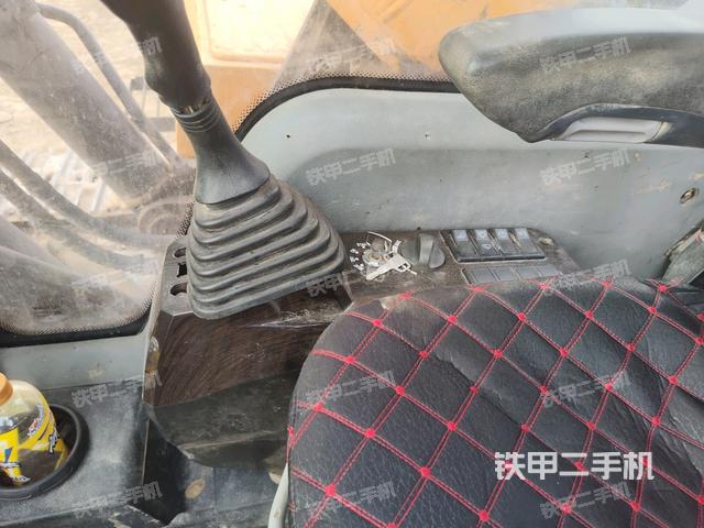 座椅左側(cè)控制臺(tái)/音響/含左手柄（駕駛室部分）