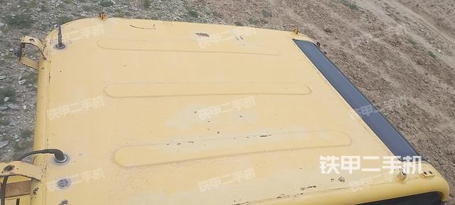 驾驶室顶部（整机外观）