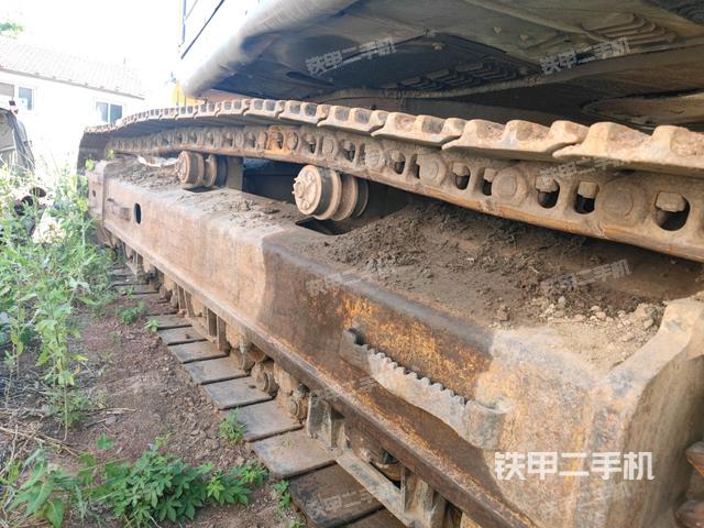 右側(cè)履帶整體(行走機構(gòu)) 右側(cè)履帶整體(行走機構(gòu))