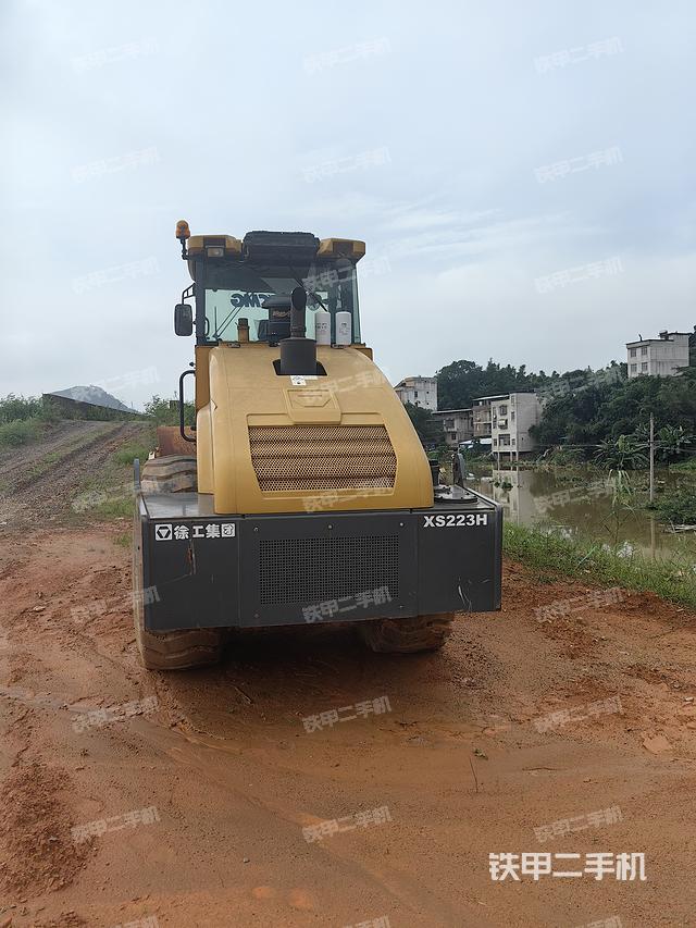 整机右侧（设备外观及核心部件）