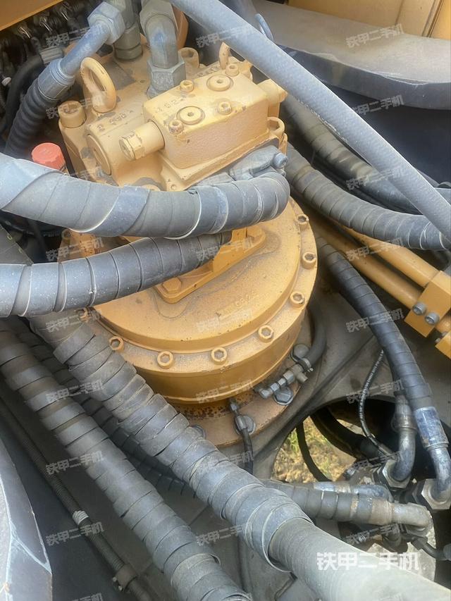 回轉(zhuǎn)馬達(dá)（上車部件）