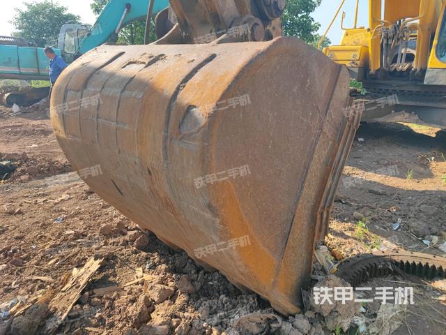 鏟斗45度(工作和回轉(zhuǎn)裝置) 鏟斗45度(工作和回轉(zhuǎn)裝置)