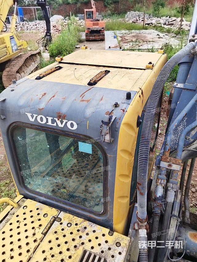 驾驶室顶部（整机外观）