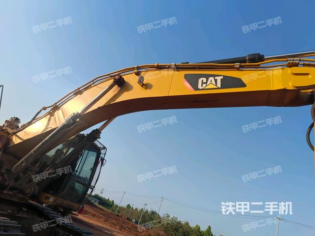 大臂整体 右侧(工作和回转装置) 大臂整体 右侧(工作和回转装置)