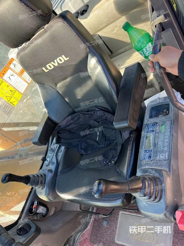 驾驶室整体（整机外观）