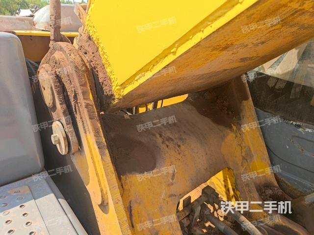 大臂根部?斜視(工作和回轉(zhuǎn)裝置) 大臂根部?斜視(工作和回轉(zhuǎn)裝置)