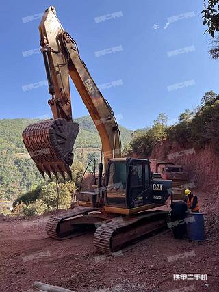 楚雄彝族自治州出售 卡特彼勒 323D2L 挖掘机