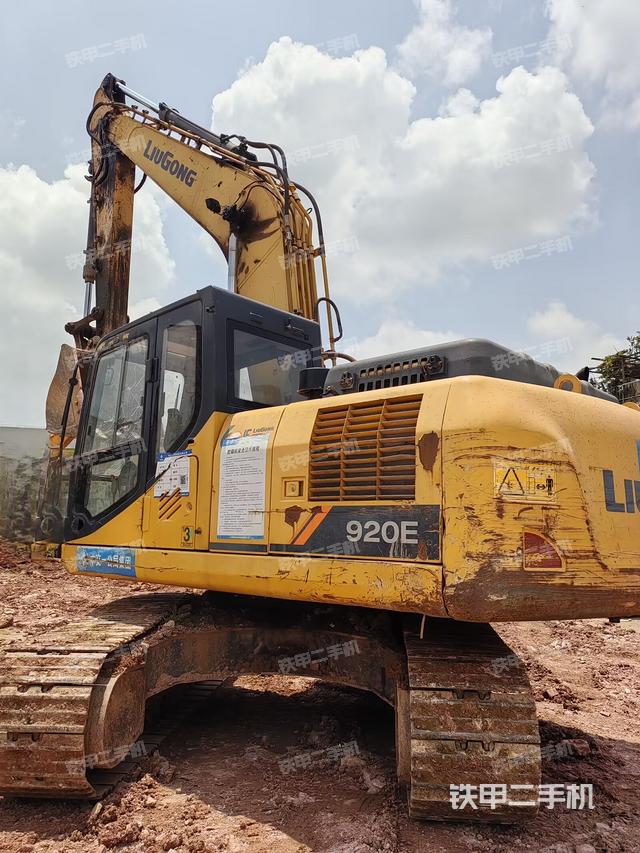 驾驶室整体（整机外观）