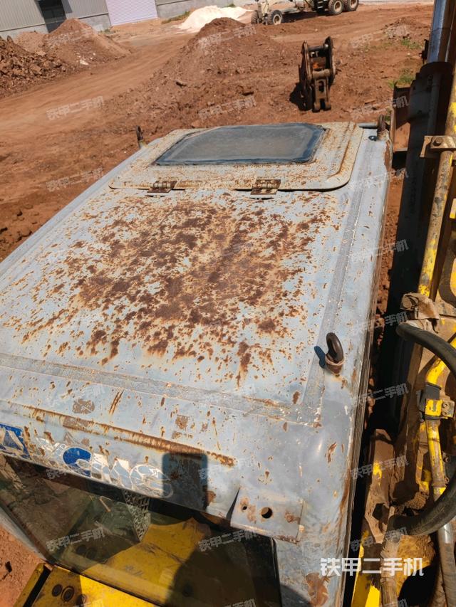 駕駛室頂部俯視(上車部件) 駕駛室頂部俯視(上車部件)