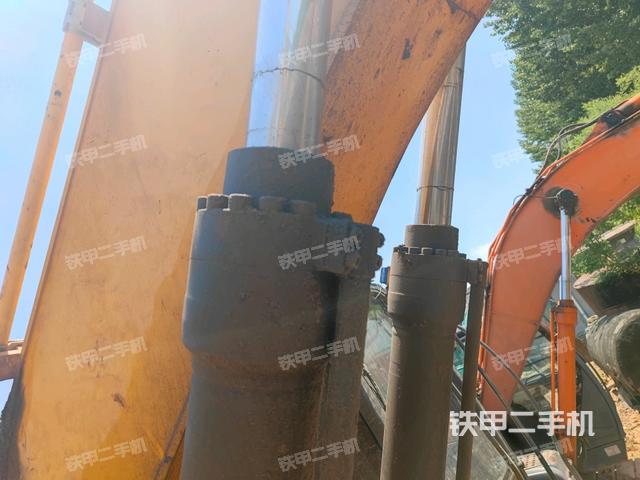 大臂油缸整體?豎拍(工作和回轉裝置) 大臂油缸整體?豎拍(工作和回轉裝置)