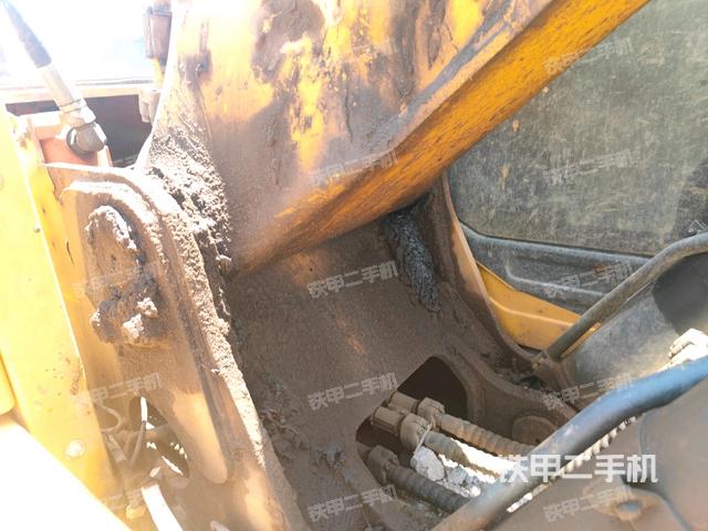 大臂根部?斜視(工作和回轉裝置) 大臂根部?斜視(工作和回轉裝置)