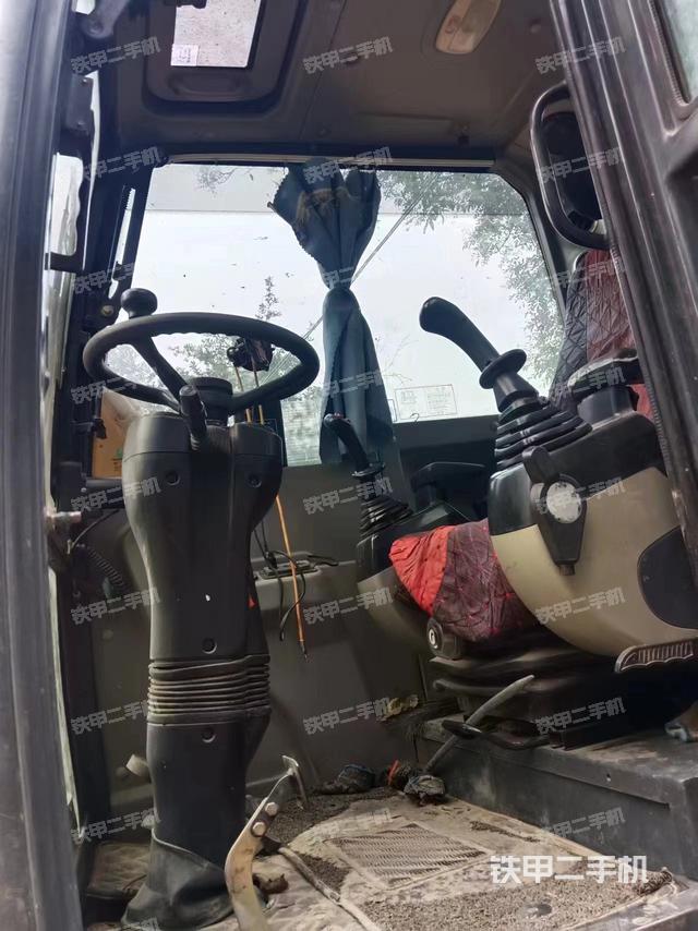 驾驶室整体（整机外观）