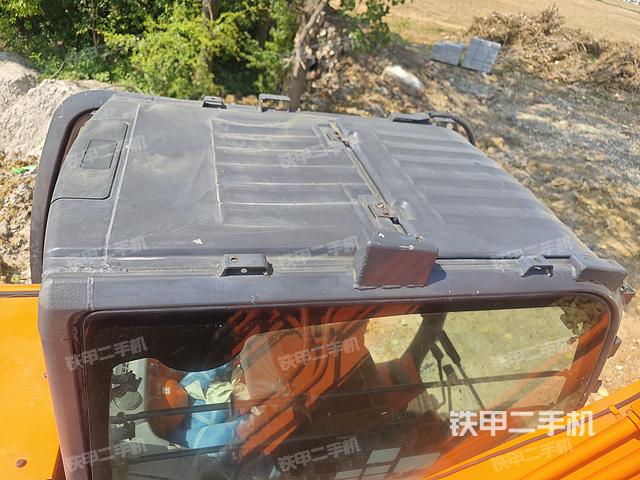 驾驶室顶部（整机外观）