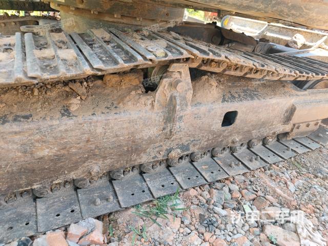 右侧履带整体 (行走机构) 右侧履带整体 (行走机构)