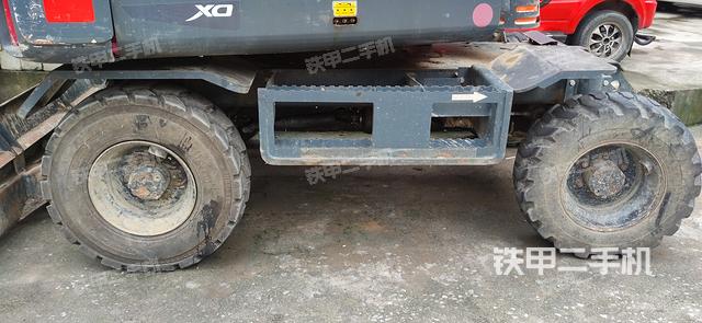 单侧履带整体（整机外观）