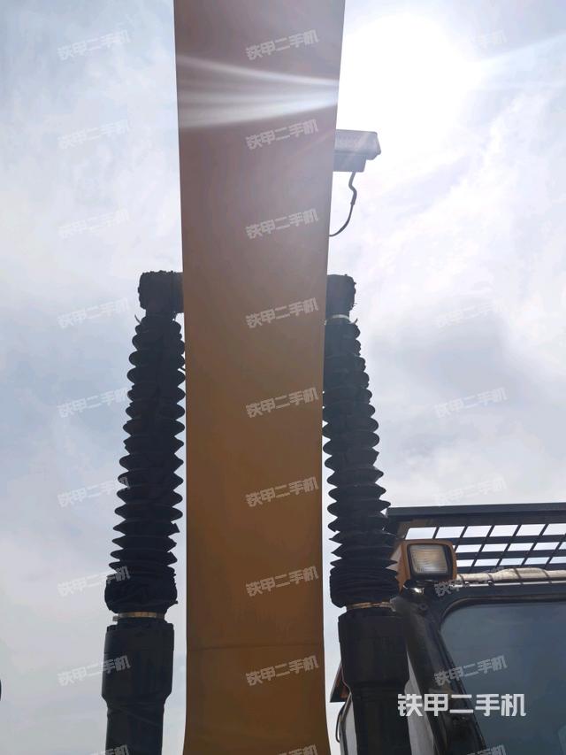 大臂油缸整體?豎拍(工作和回轉(zhuǎn)裝置) 大臂油缸整體?豎拍(工作和回轉(zhuǎn)裝置)