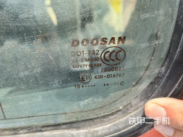 后窗玻璃角標(biāo)(駕駛室部分) 后窗玻璃角標(biāo)(駕駛室部分)